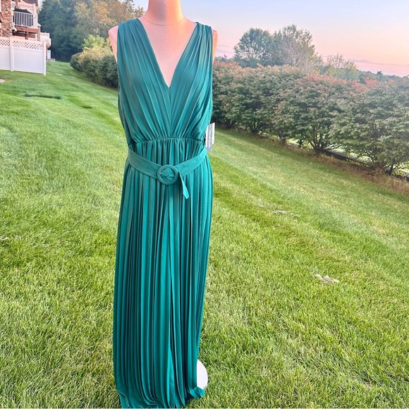 ModCloth Green Discotheque Darling Jumpsuit Green Belted Pleated - Picture 5 of 13